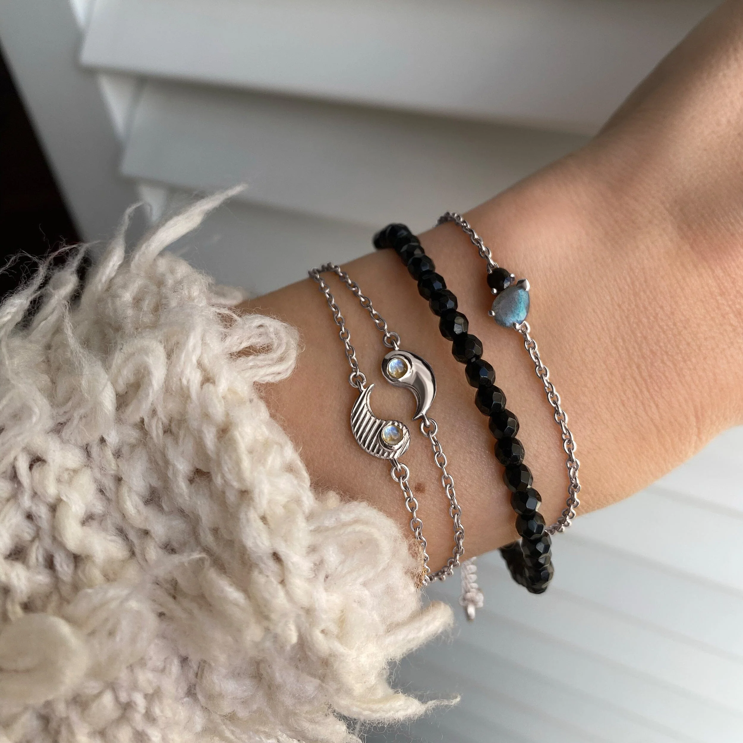 Labradorite & Black Obsidian - Toi Et Moi Bracelet - Image 9