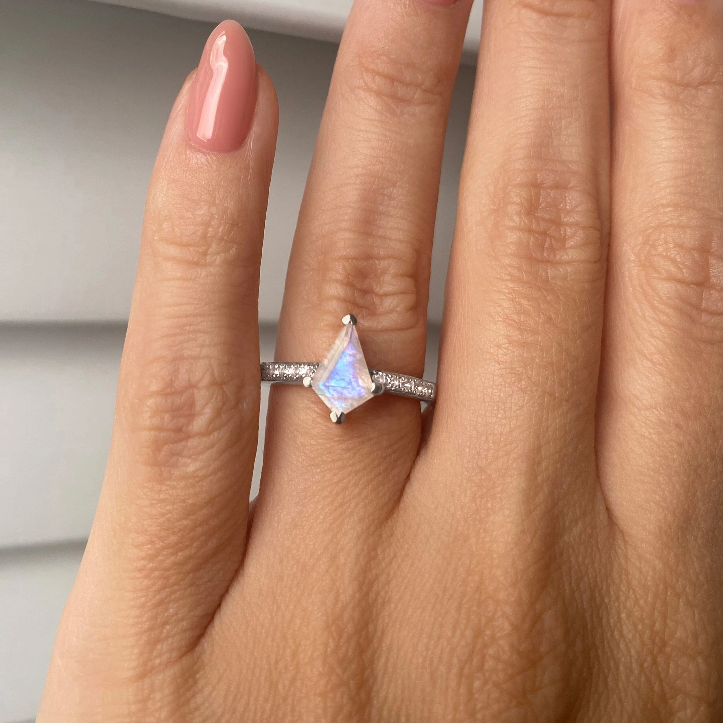 Moonstone Ring - Aimée - Image 4