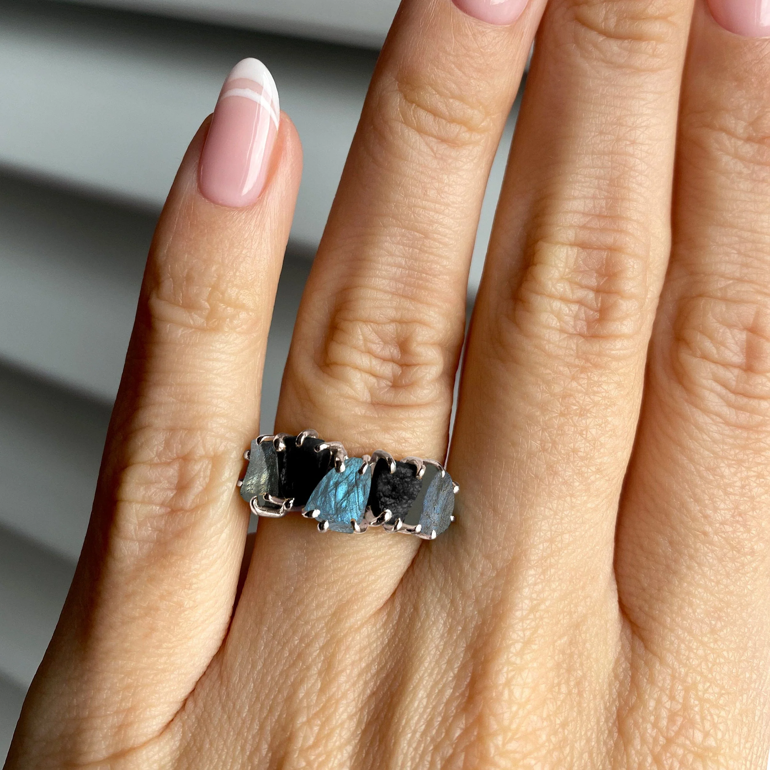Raw Crystal Ring - Luminous Labradorite & Black Obsidian - Image 2